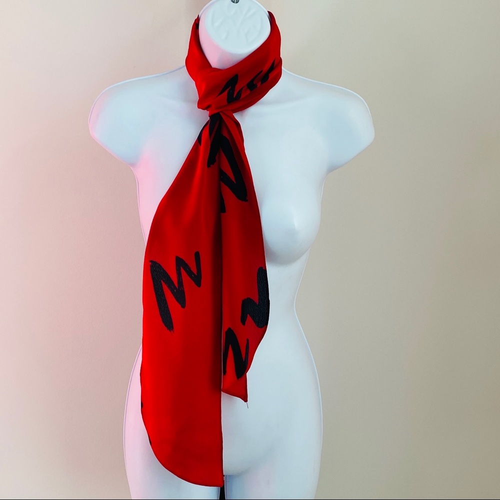 Red & Black W Print Vintage Lapel Scarf